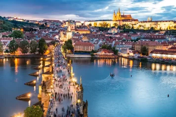 5 Důvodů Proč Navštívit Speciální Prohlídku Střech v Praze