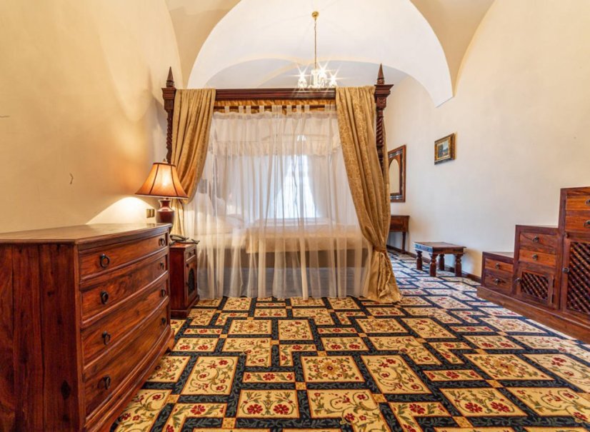 Romantický Chateau Zbiroh na půli cesty mezi Prahou a Plzní 