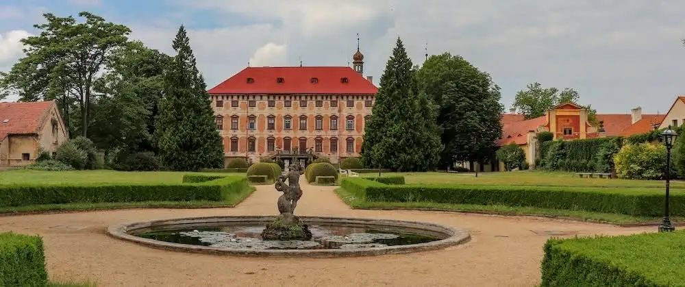 Zámek Libochovice: Průvodce, tipy a okolí