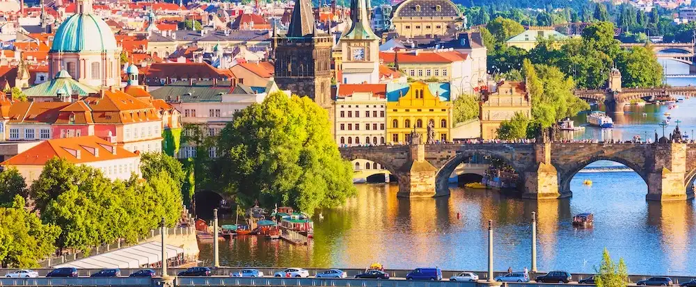 5 Důvodů Proč Navštívit Speciální Prohlídku Střech v Praze