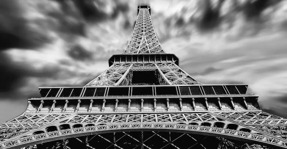 Eiffelova věž - Ikona Paříže plná zážitků a dobrodružství