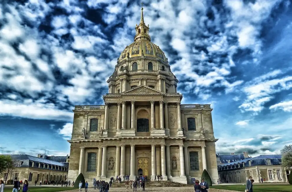 Objevte kouzlo Invalidovny v Paříži! Architektura, Napoleonova hrobka